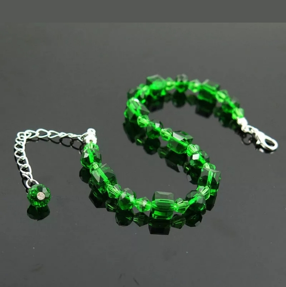 New Austrian Green Crystal Adjustable Bracelet. - Picture 5 of 7